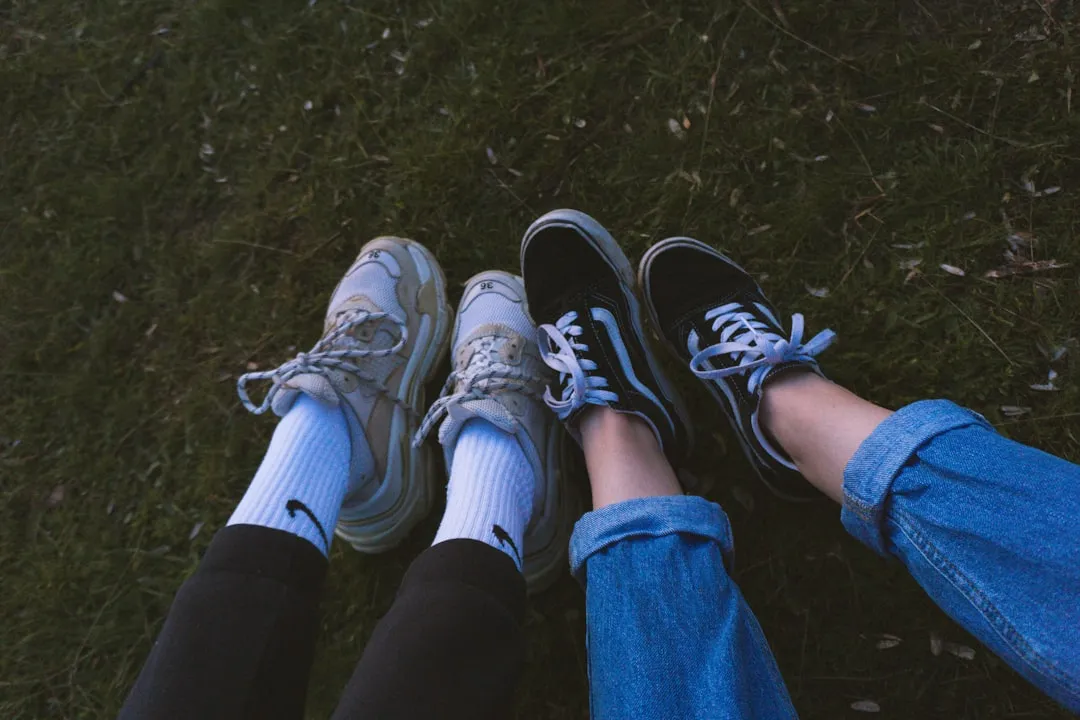 10대 인기 스니커즈 2023: 광고와 현실 사이